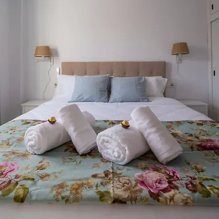 And Beautiful - Free Parking Apartment *